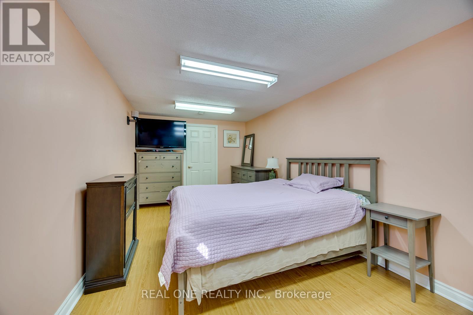 71 Stock Avenue, Toronto (islington-city Centre West), Ontario