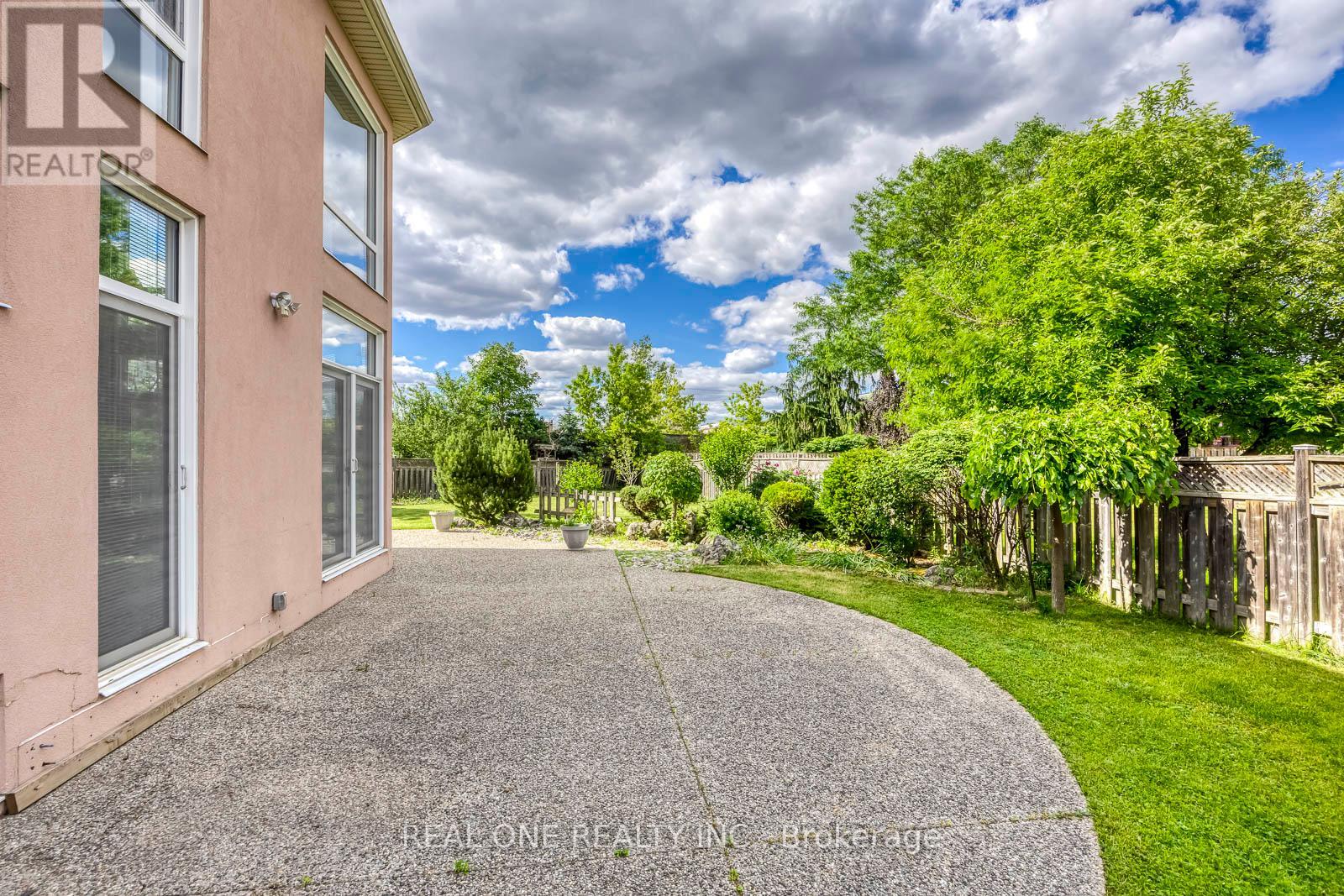 71 Stock Avenue, Toronto (islington-city Centre West), Ontario