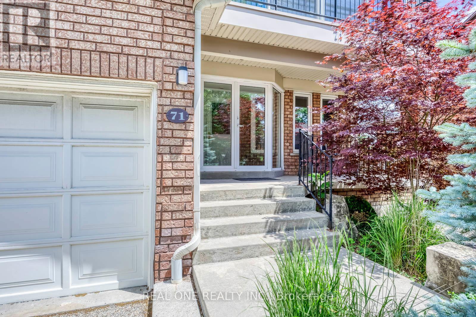 71 Stock Avenue, Toronto (islington-city Centre West), Ontario