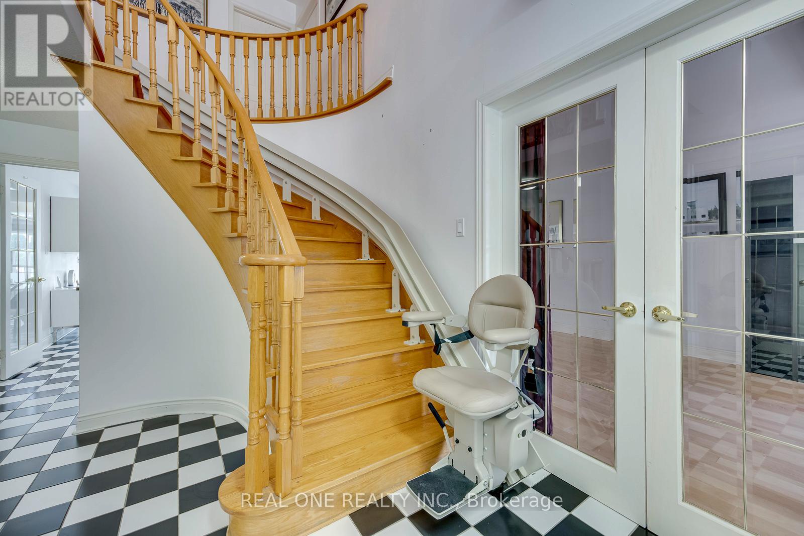 71 Stock Avenue, Toronto (islington-city Centre West), Ontario