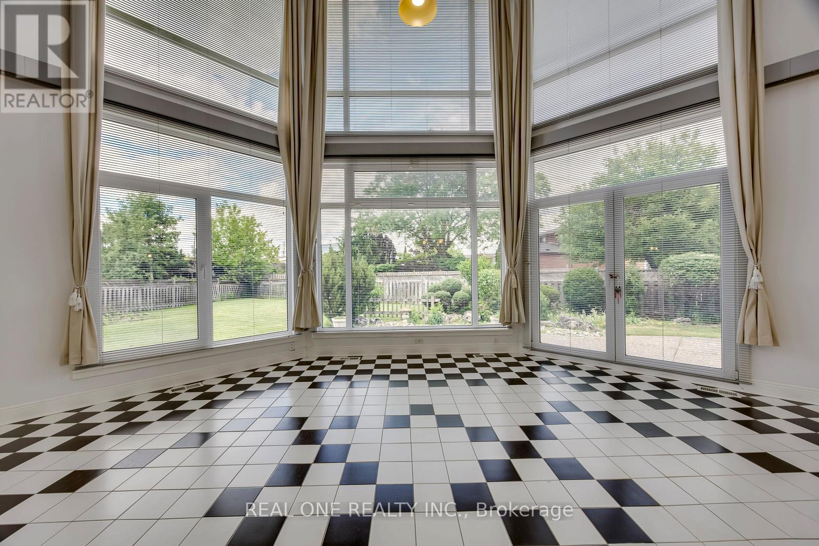 71 Stock Avenue, Toronto (islington-city Centre West), Ontario