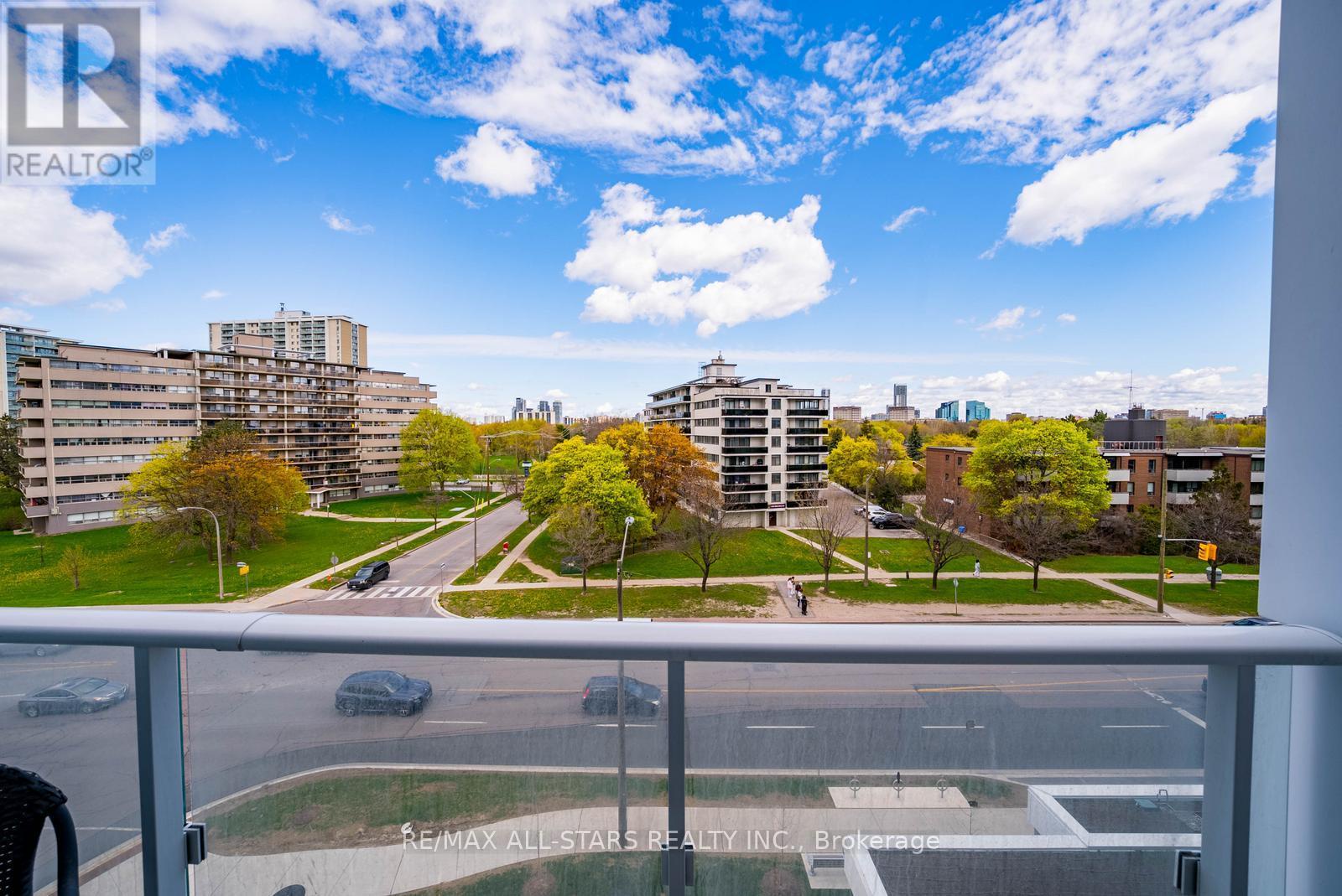 605 - 10 Deerlick Court, Toronto (parkwoods-donalda), Ontario