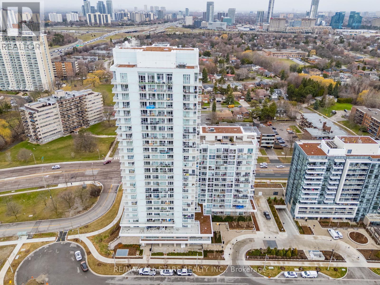 605 - 10 Deerlick Court, Toronto (parkwoods-donalda), Ontario