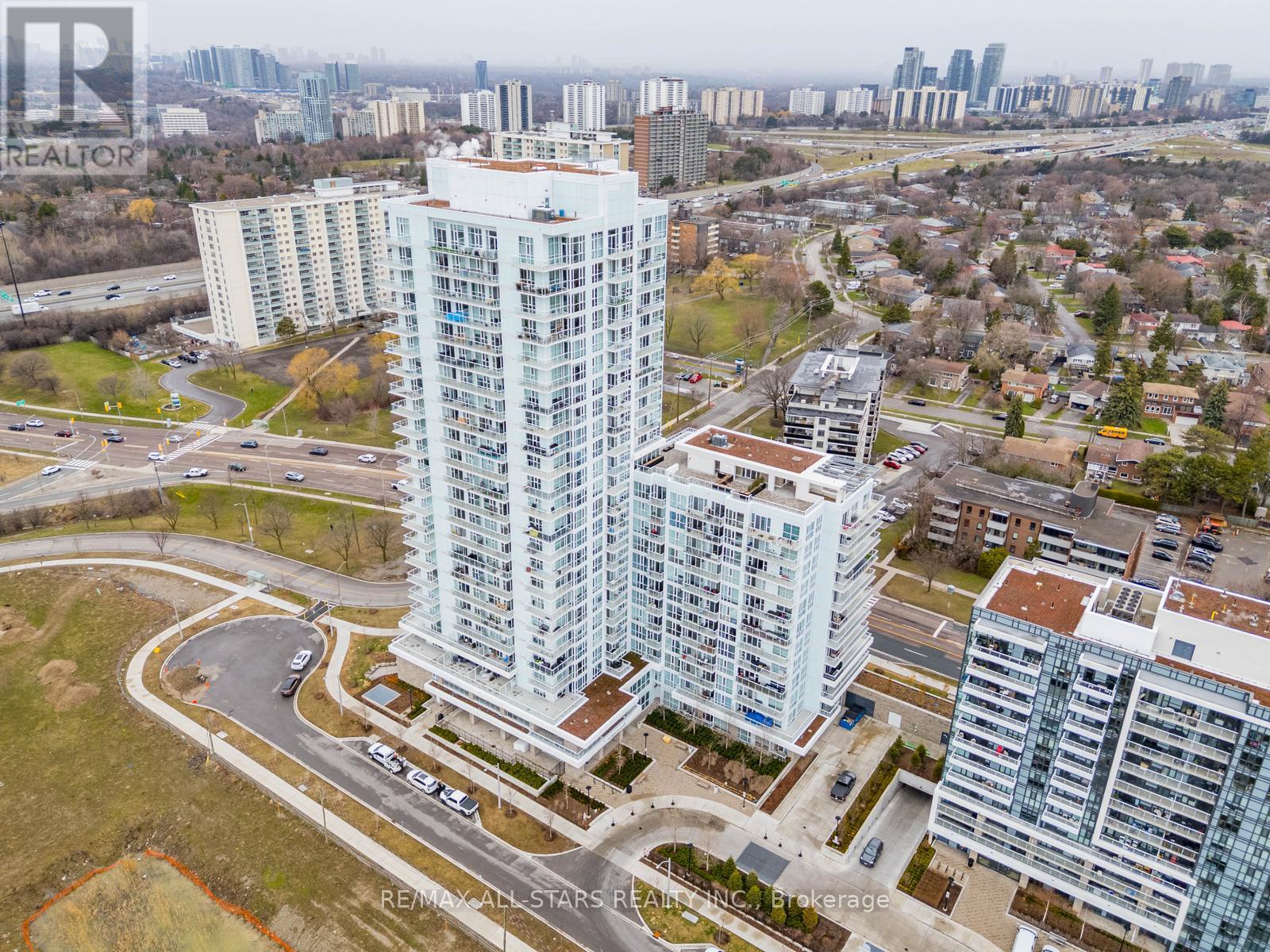 605 - 10 Deerlick Court, Toronto (parkwoods-donalda), Ontario