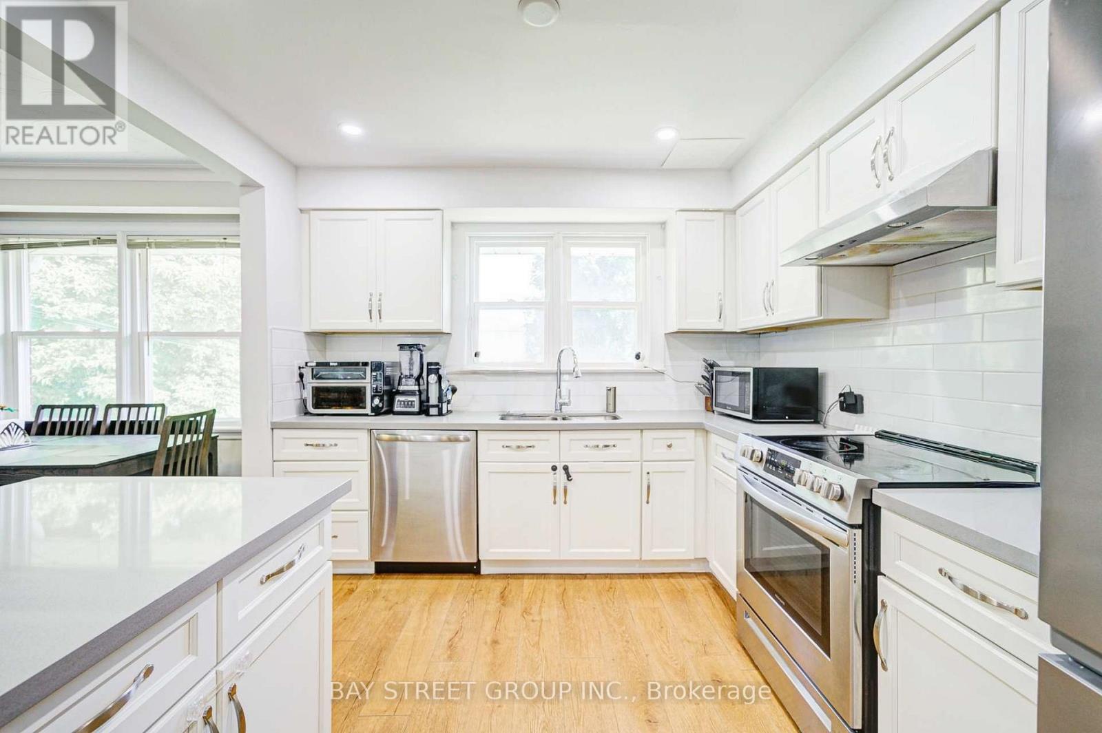 125 Connaught Avenue, Toronto (newtonbrook West), Ontario