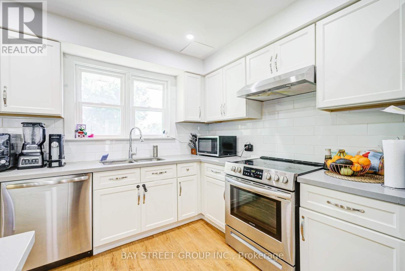 125 Connaught Avenue, Toronto (newtonbrook West), Ontario