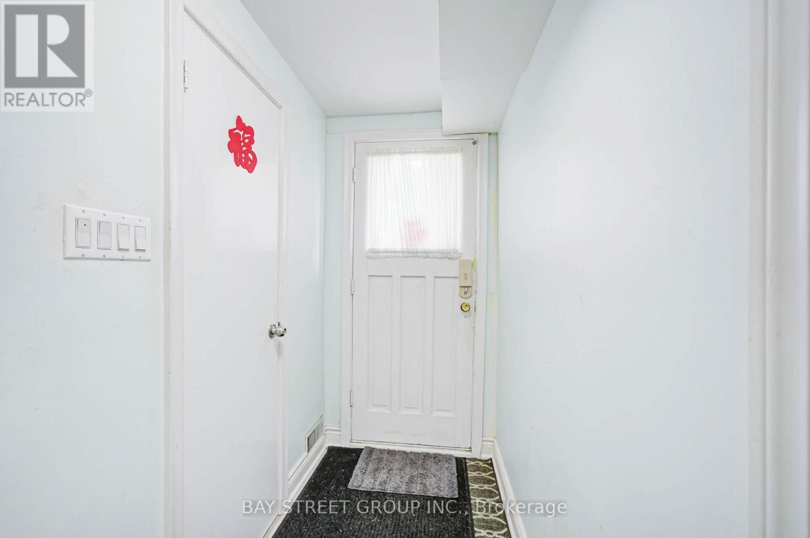 125 Connaught Avenue, Toronto (newtonbrook West), Ontario
