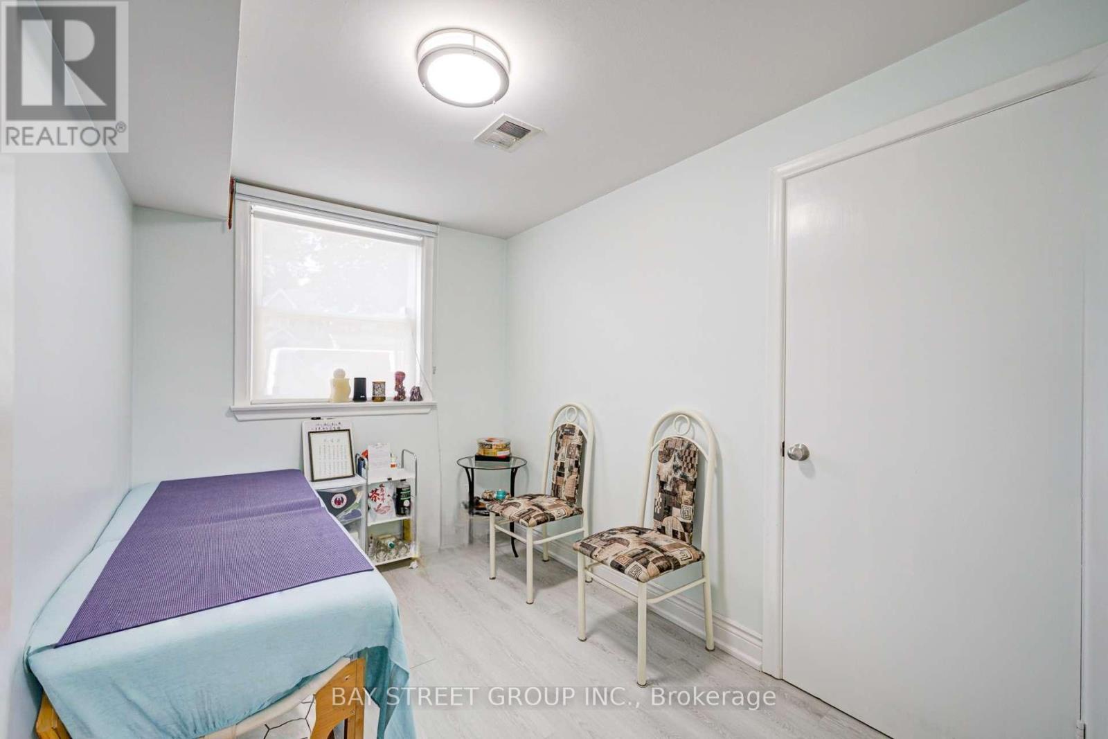125 Connaught Avenue, Toronto (newtonbrook West), Ontario