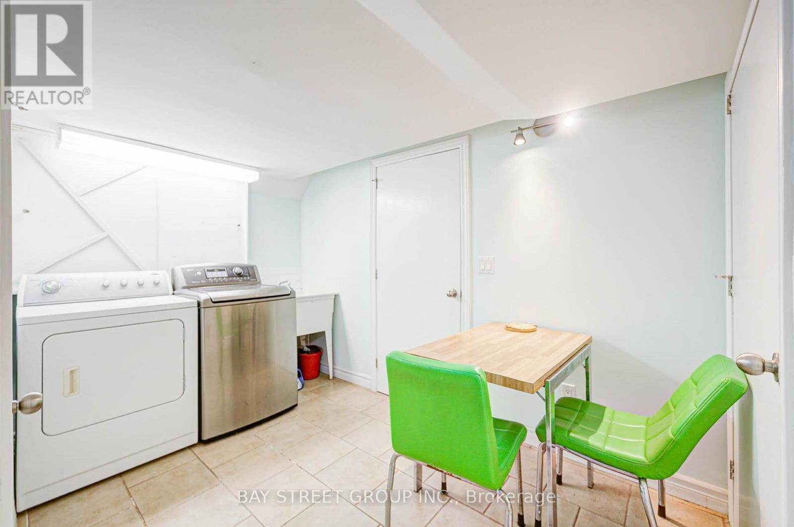 125 Connaught Avenue, Toronto (newtonbrook West), Ontario