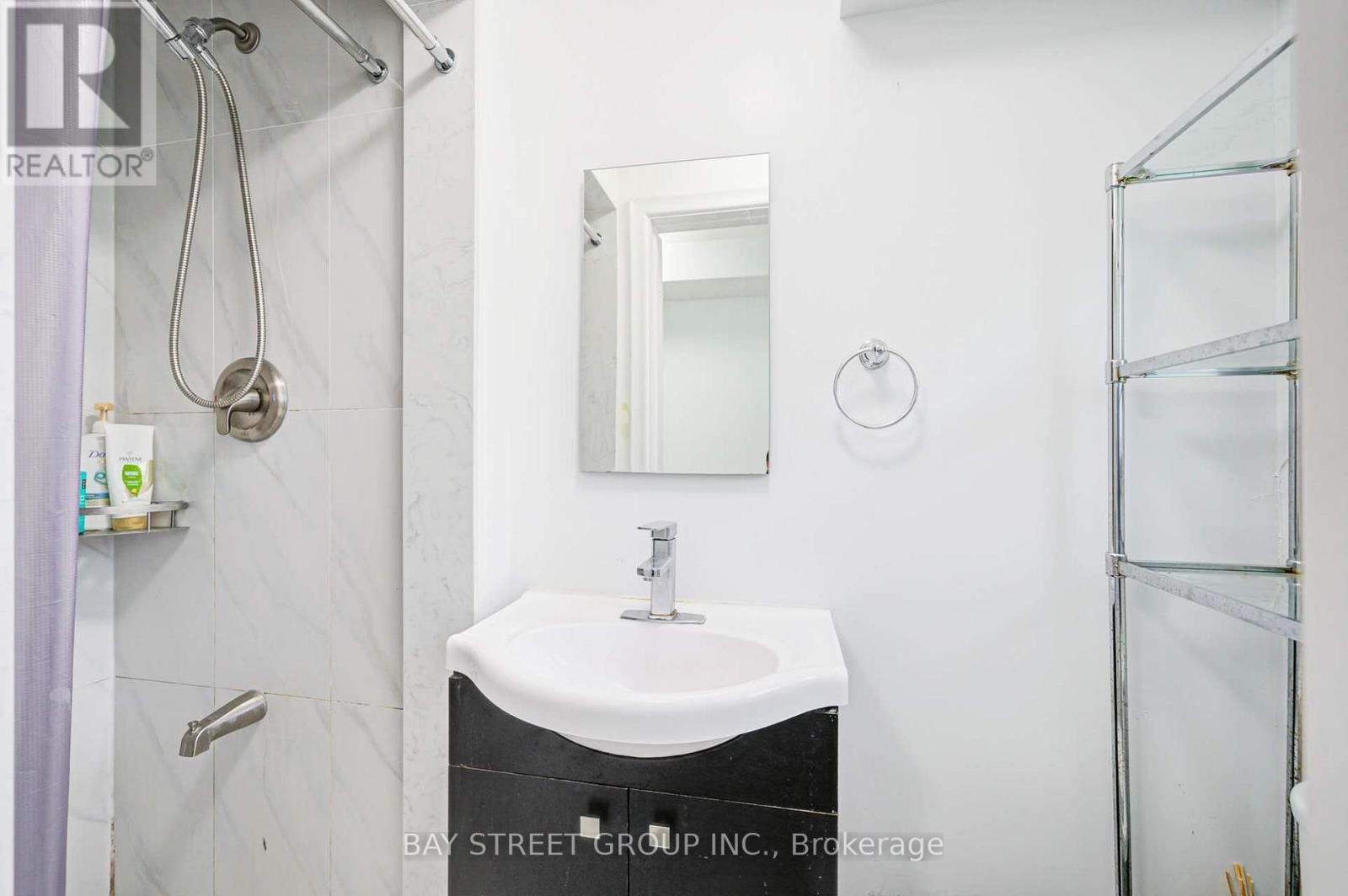 125 Connaught Avenue, Toronto (newtonbrook West), Ontario