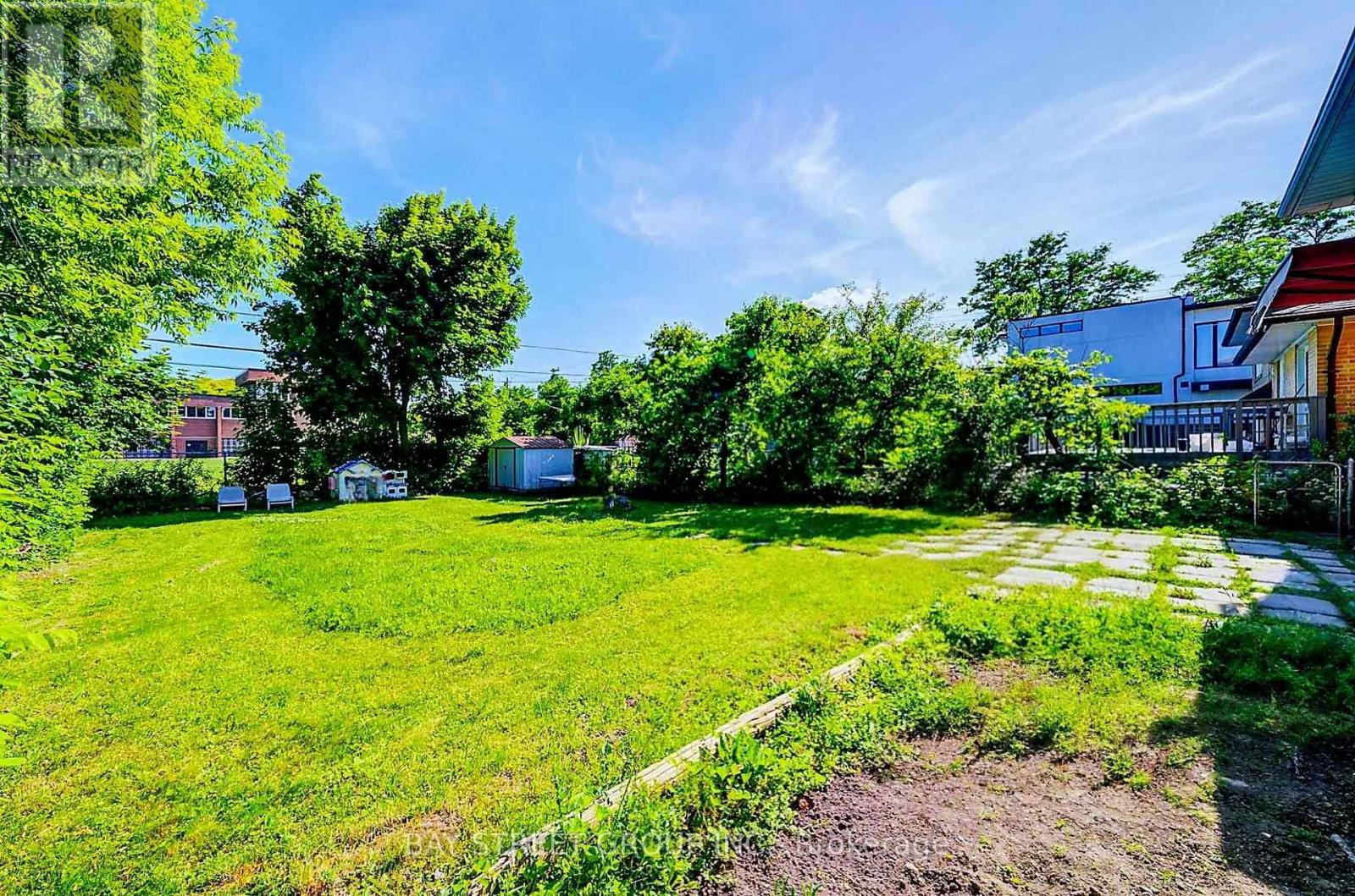 125 Connaught Avenue, Toronto (newtonbrook West), Ontario