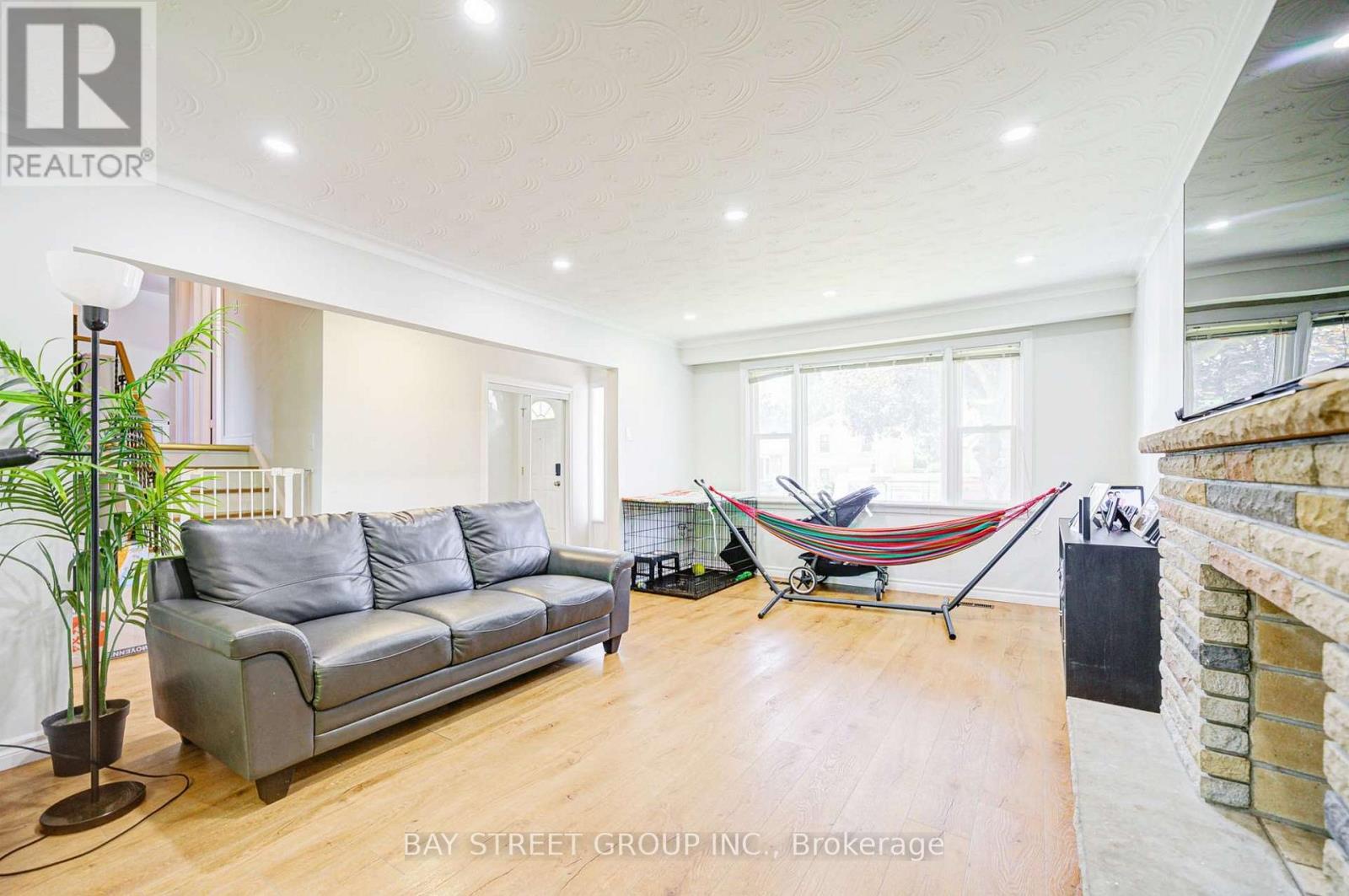 125 Connaught Avenue, Toronto (newtonbrook West), Ontario