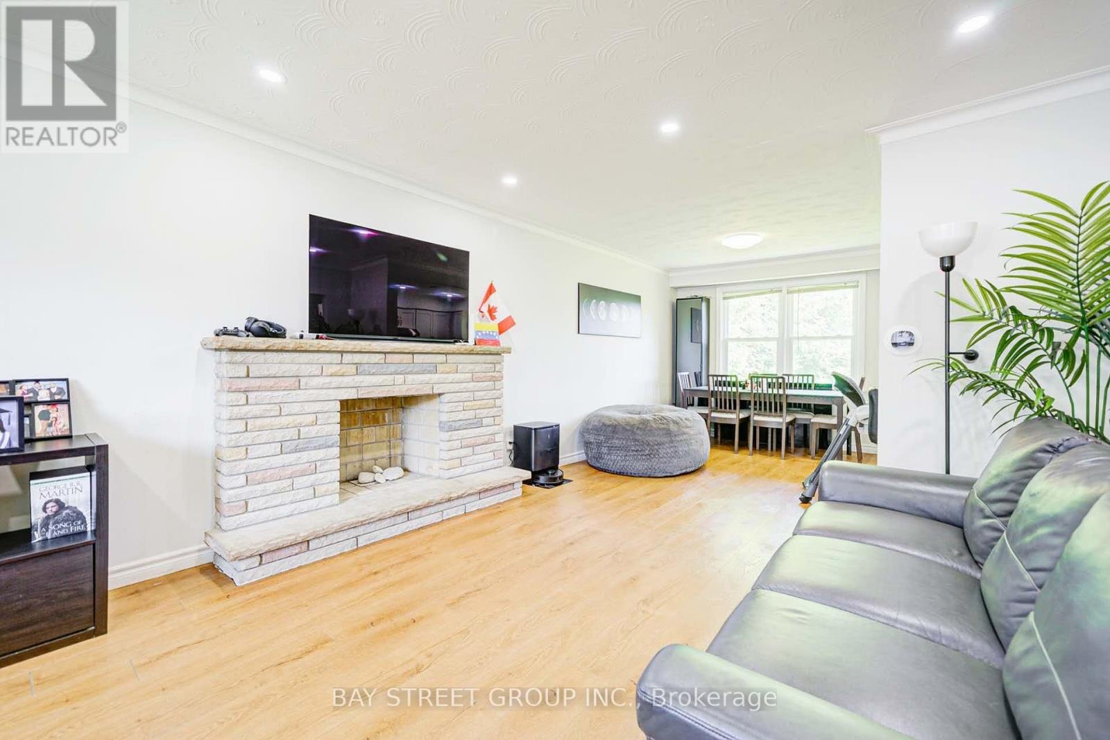 125 Connaught Avenue, Toronto (newtonbrook West), Ontario