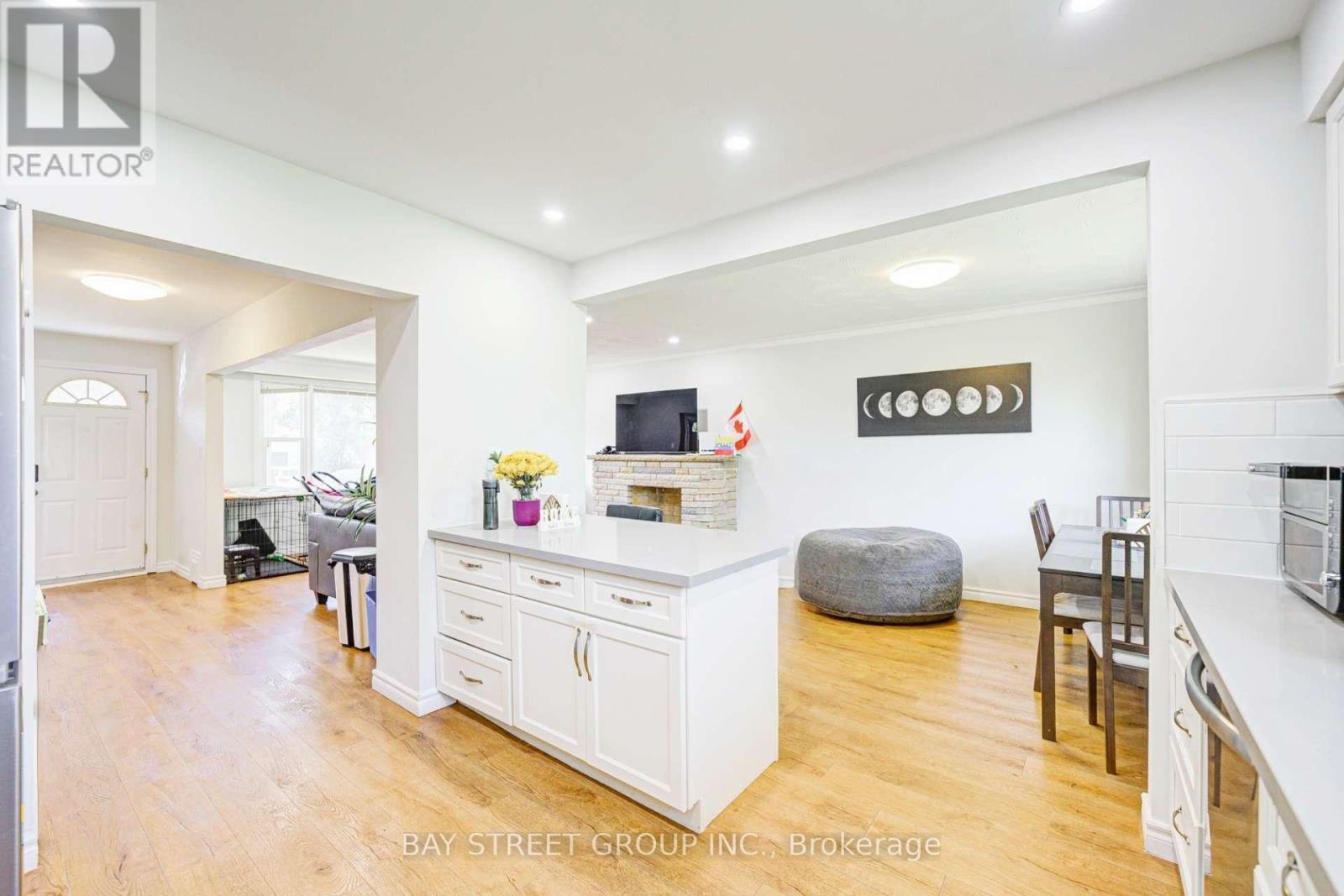 125 Connaught Avenue, Toronto (newtonbrook West), Ontario