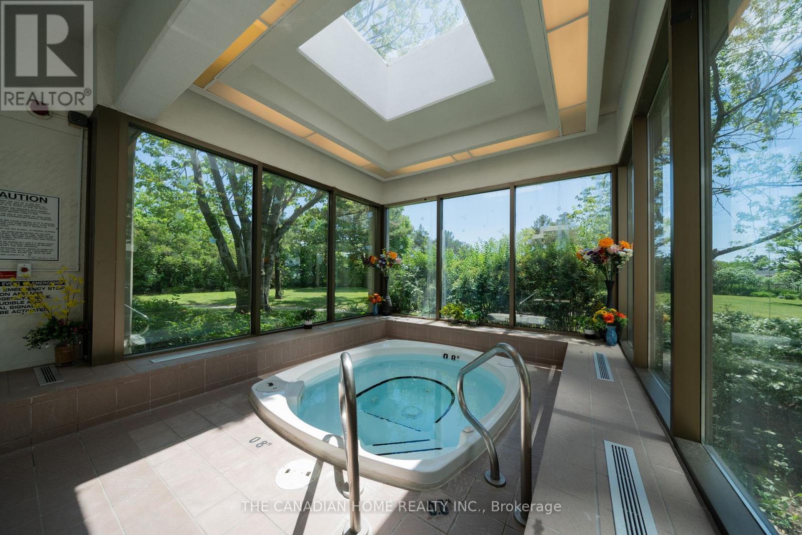 587 - 1 Greystone Walk Drive, Toronto (kennedy Park), Ontario
