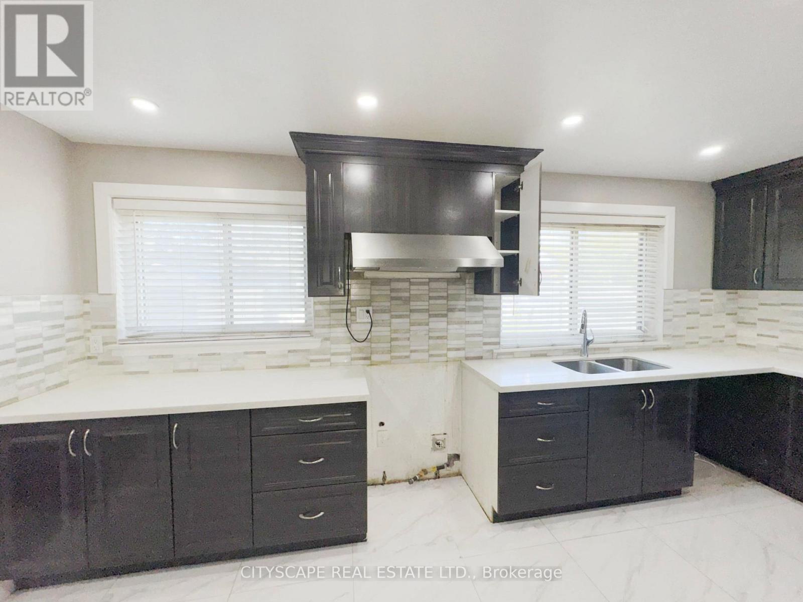 345 Silverstone Drive, Toronto (west Humber-clairville), Ontario
