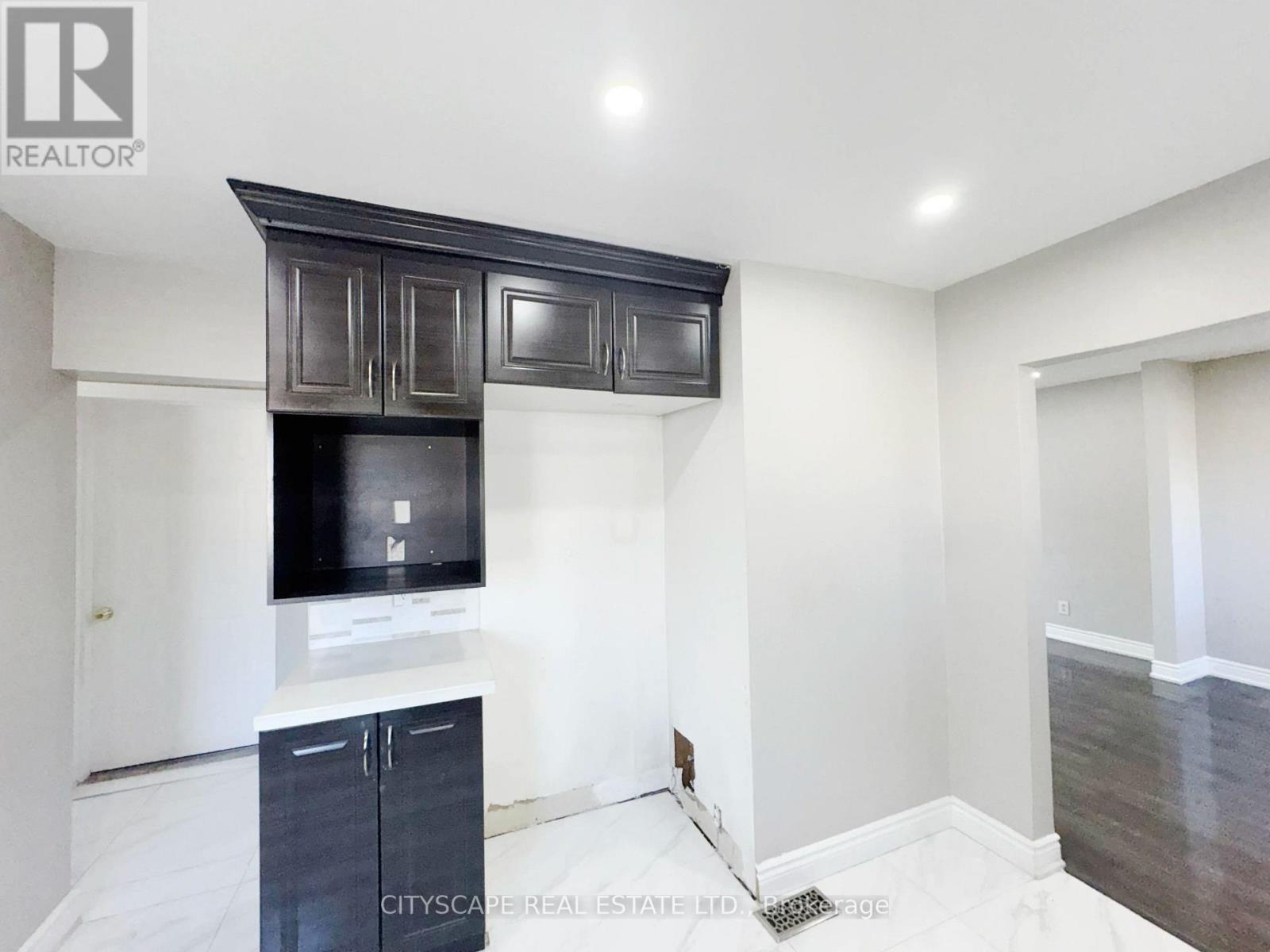 345 Silverstone Drive, Toronto (west Humber-clairville), Ontario
