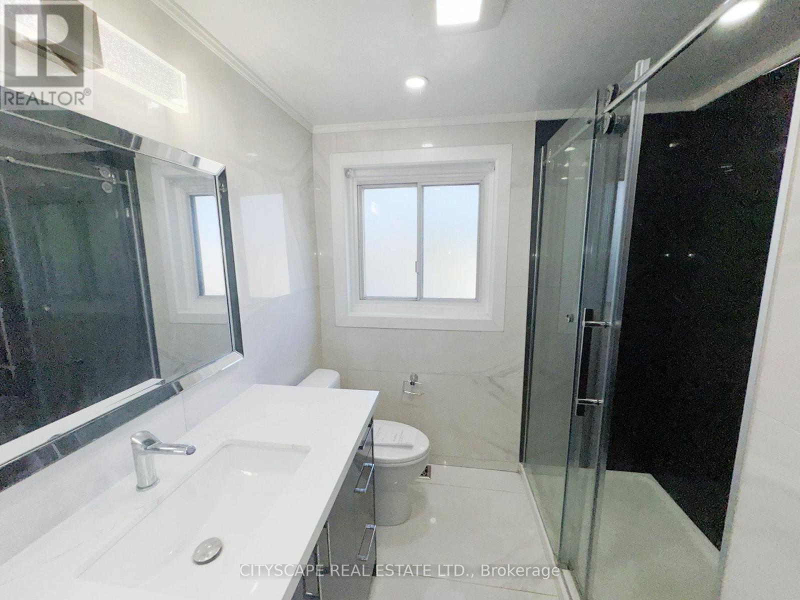 345 Silverstone Drive, Toronto (west Humber-clairville), Ontario