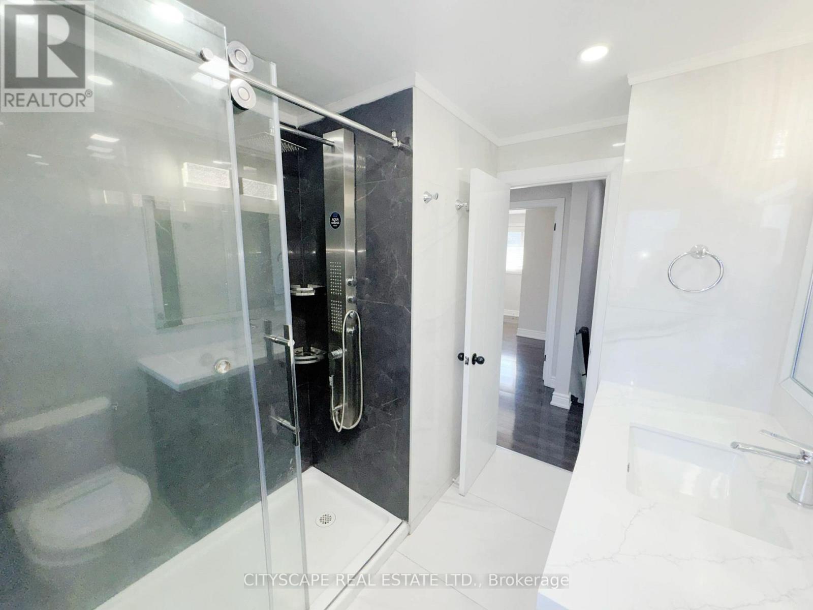345 Silverstone Drive, Toronto (west Humber-clairville), Ontario
