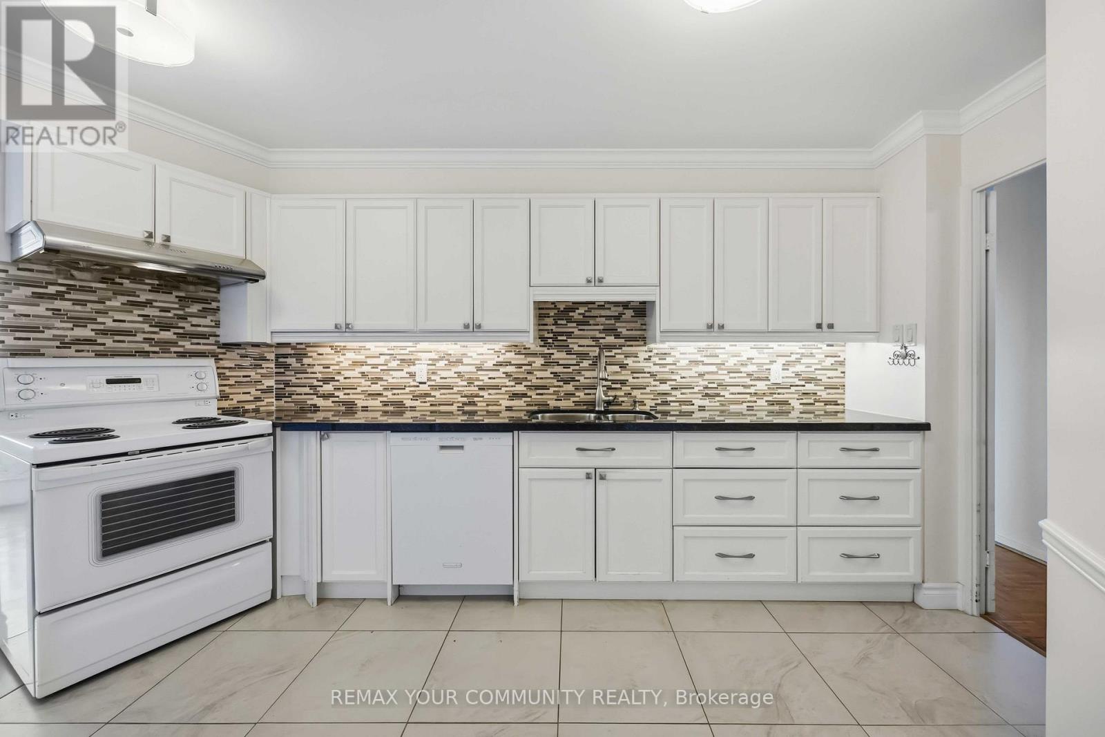 801 - 150 Neptune Drive, Toronto (englemount-lawrence), Ontario