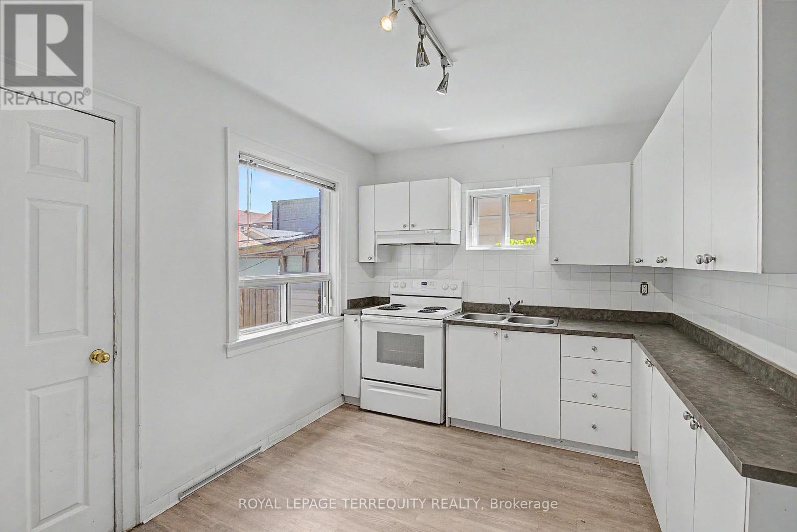 122 Ascot Avenue, Toronto (corso Italia-davenport), Ontario