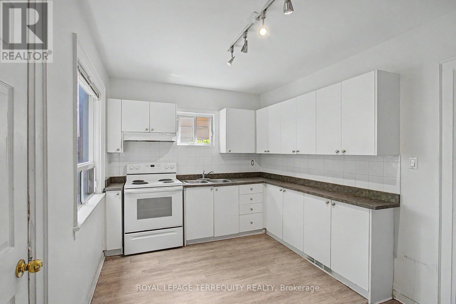 122 Ascot Avenue, Toronto (corso Italia-davenport), Ontario