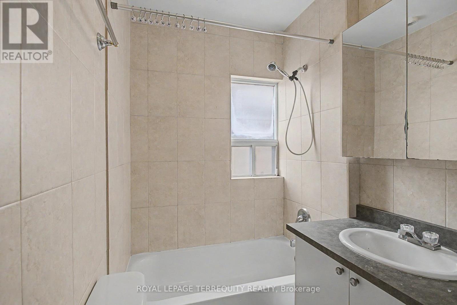 122 Ascot Avenue, Toronto (corso Italia-davenport), Ontario