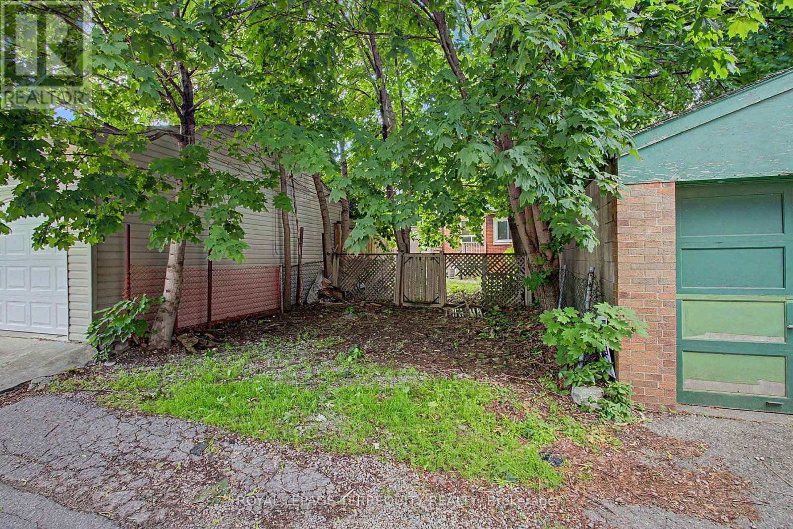 122 Ascot Avenue, Toronto (corso Italia-davenport), Ontario