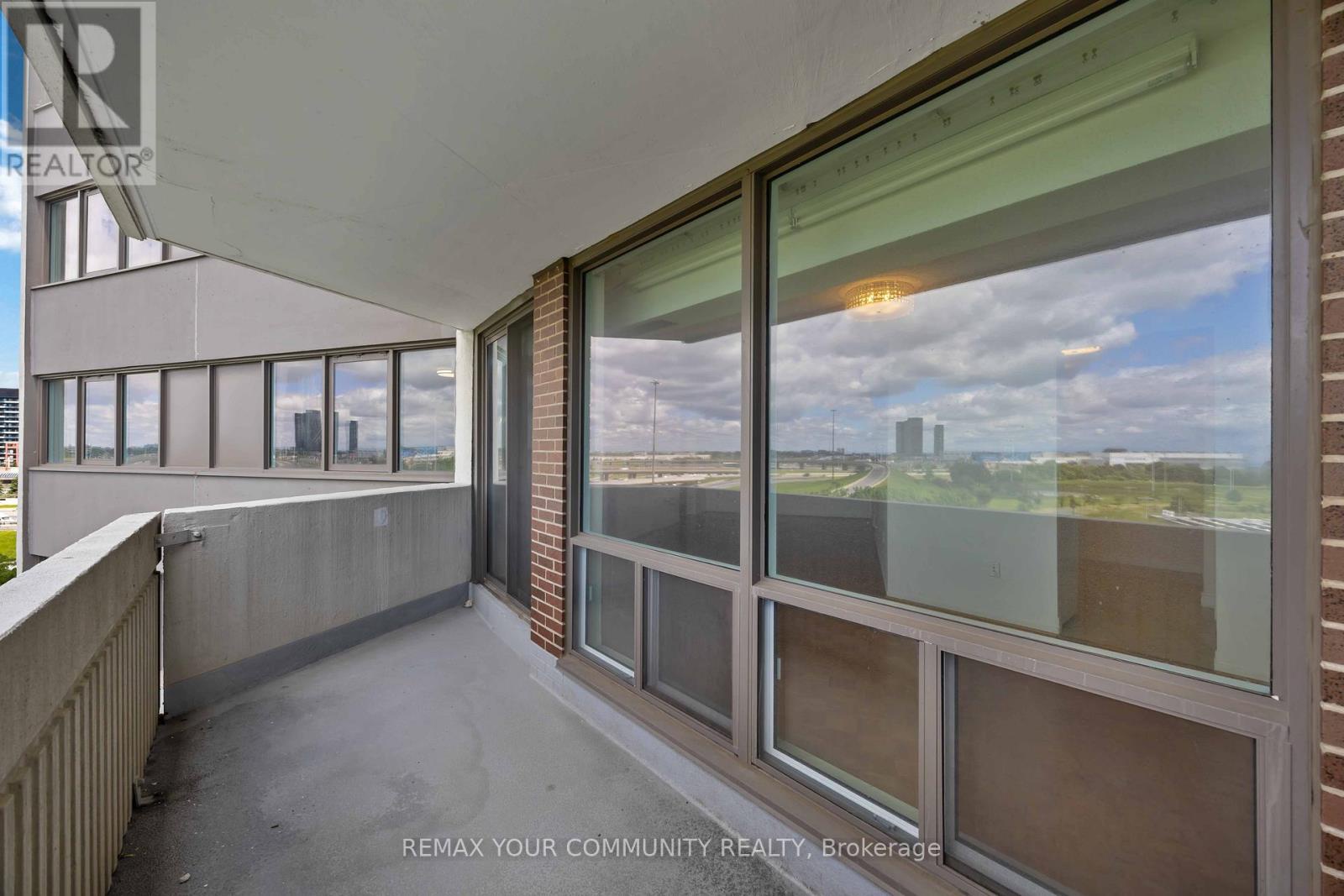 801 - 150 Neptune Drive, Toronto (englemount-lawrence), Ontario