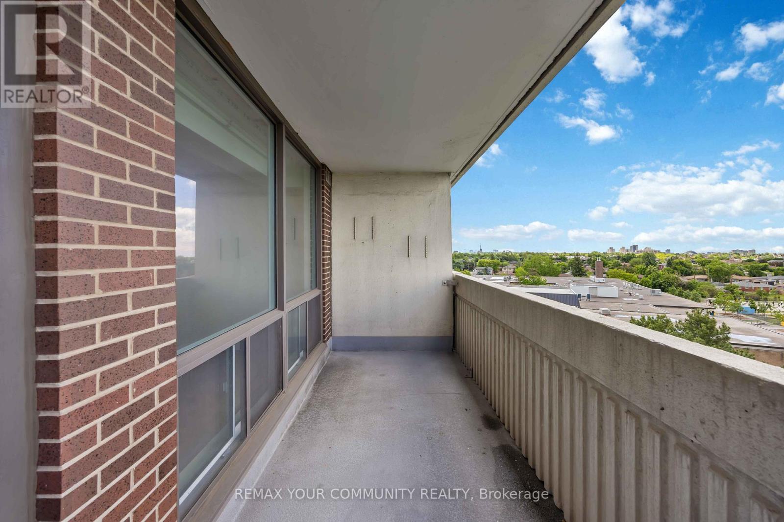 801 - 150 Neptune Drive, Toronto (englemount-lawrence), Ontario