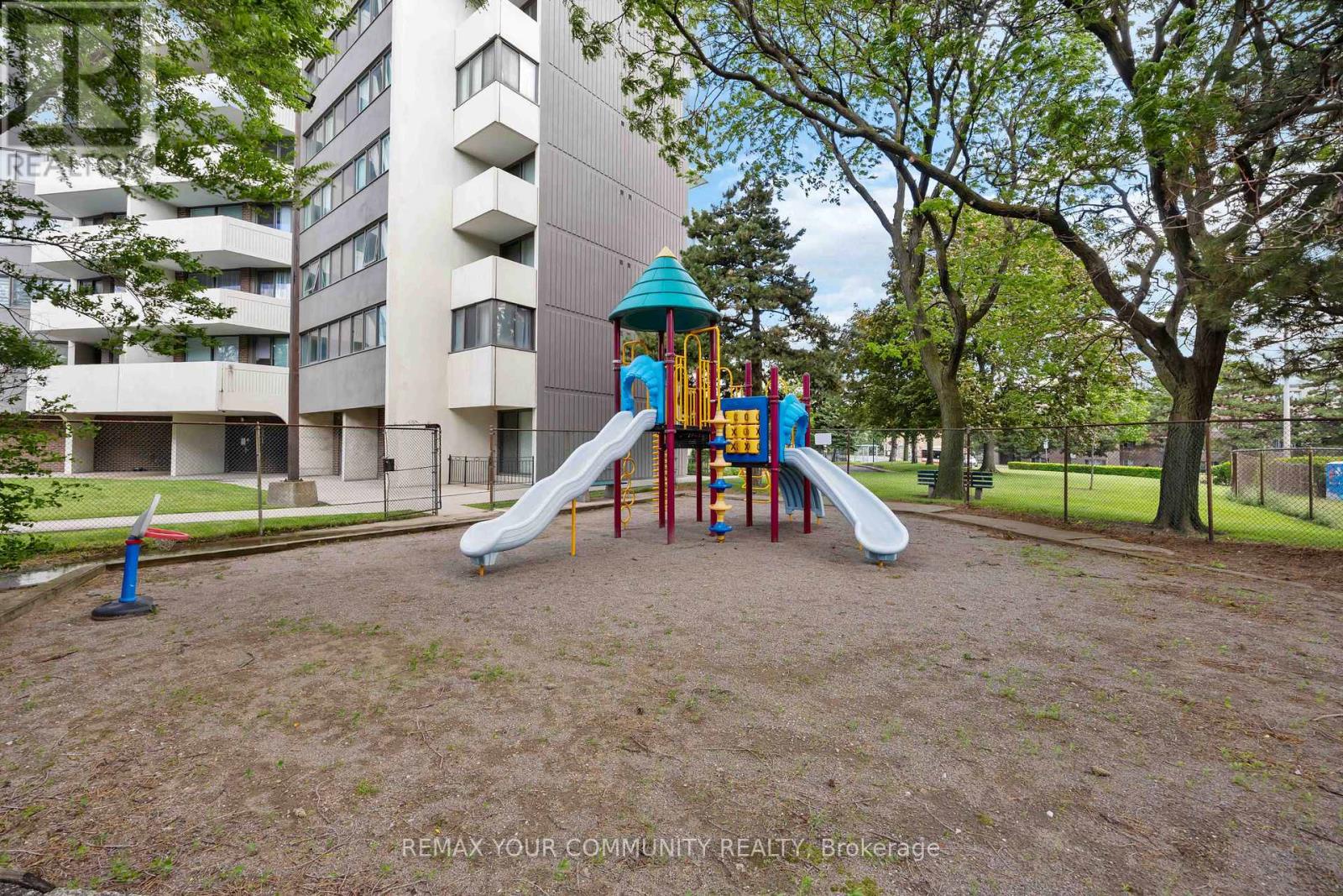 801 - 150 Neptune Drive, Toronto (englemount-lawrence), Ontario