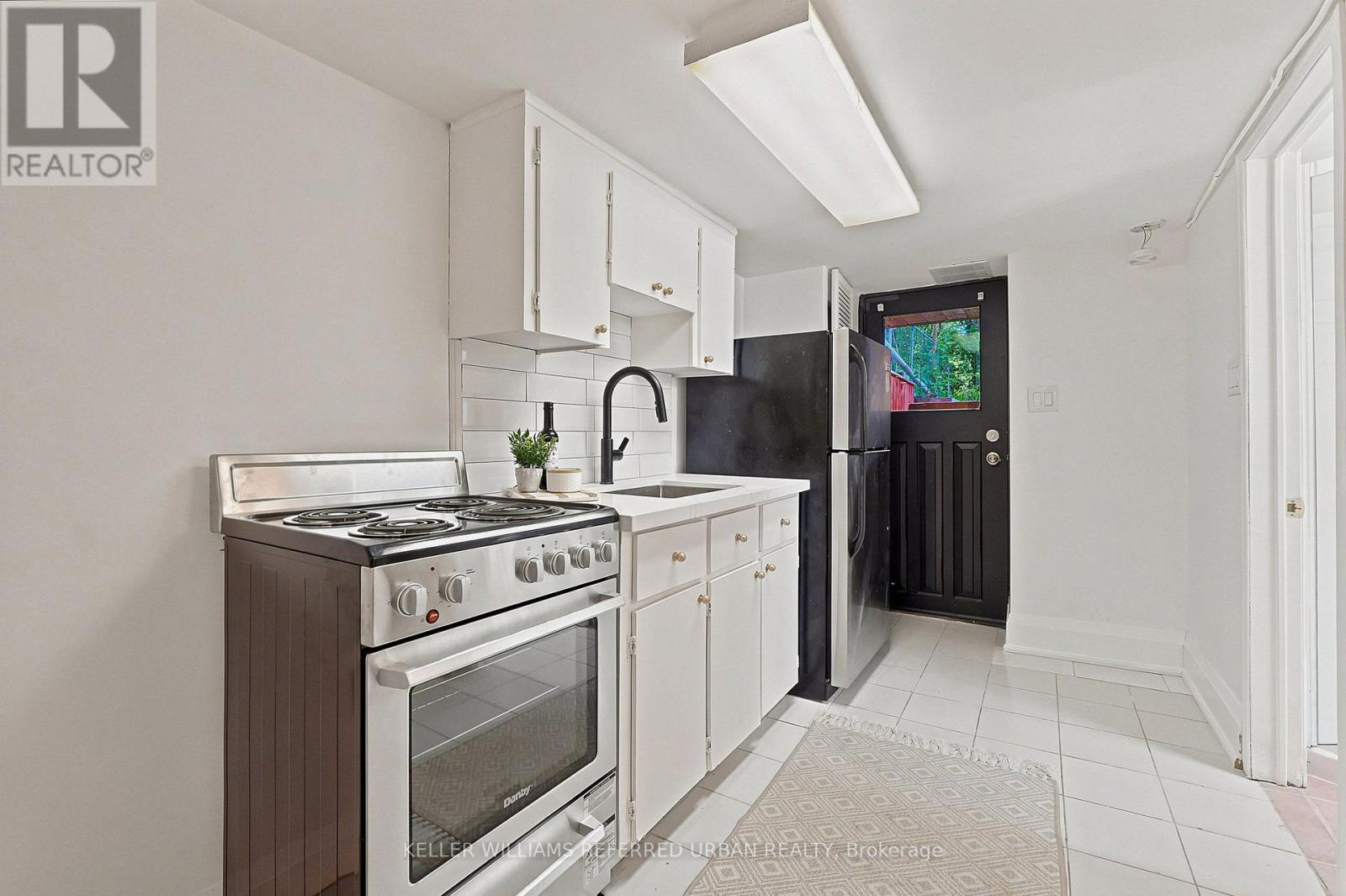220 Westmount Avenue, Toronto (oakwood Village), Ontario