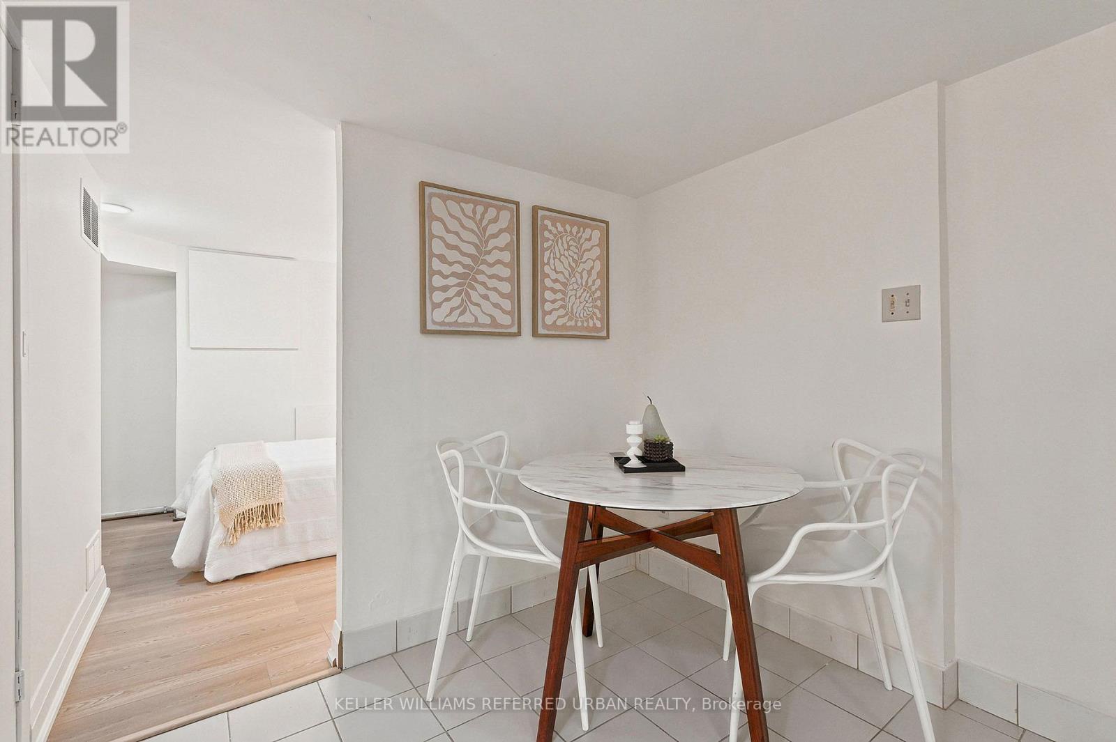 220 Westmount Avenue, Toronto (oakwood Village), Ontario