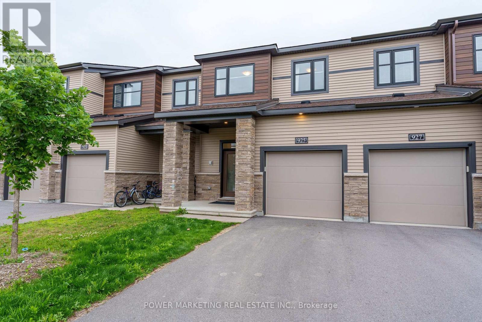 925 Athenry Court, Ottawa, Ontario