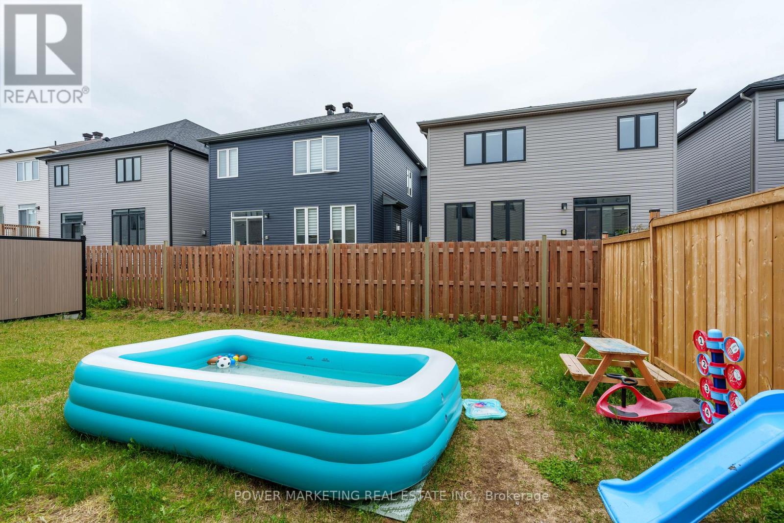 925 Athenry Court, Ottawa, Ontario