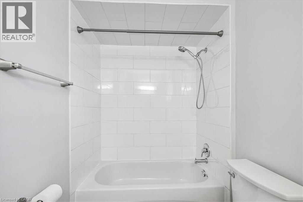 233 East 8th Street, Hamilton, Ontario
