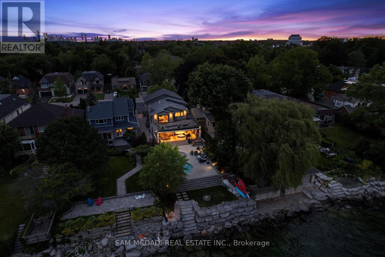 102 Cumberland Drive, Mississauga (port Credit), Ontario