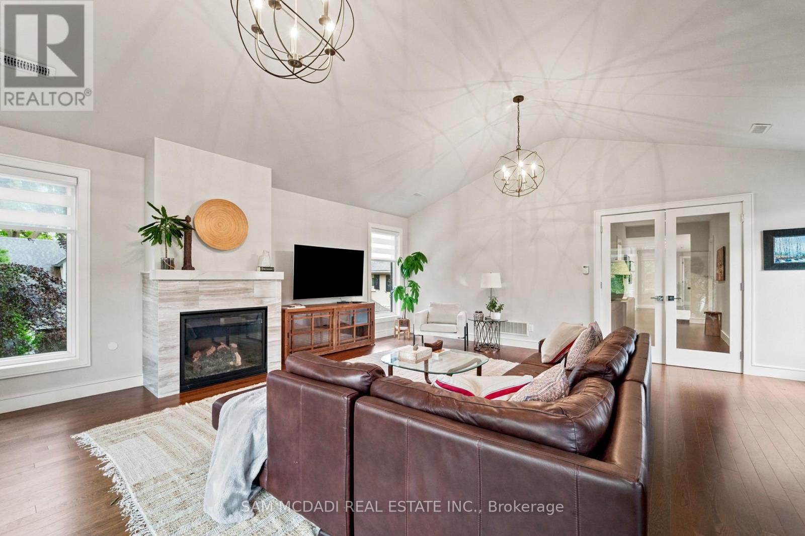 102 Cumberland Drive, Mississauga (port Credit), Ontario