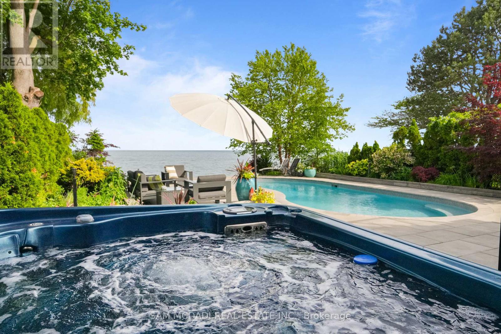 102 Cumberland Drive, Mississauga (port Credit), Ontario