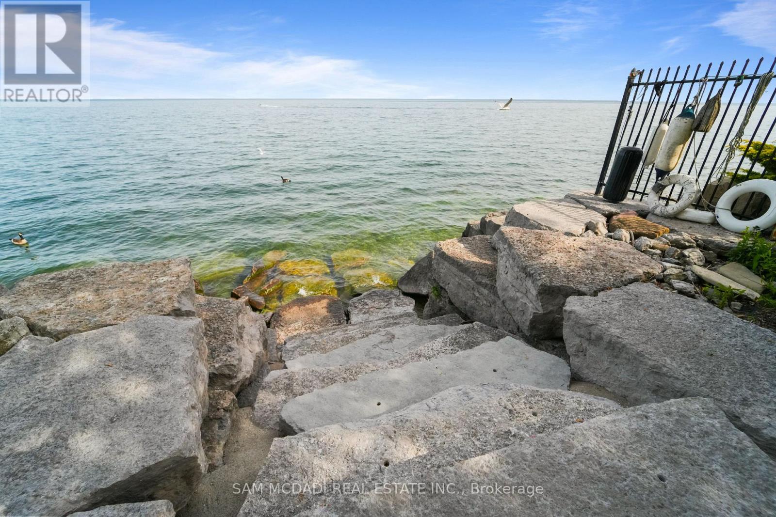 102 Cumberland Drive, Mississauga (port Credit), Ontario