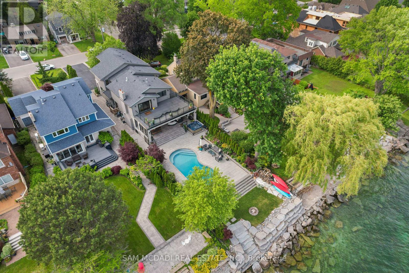 102 Cumberland Drive, Mississauga (port Credit), Ontario