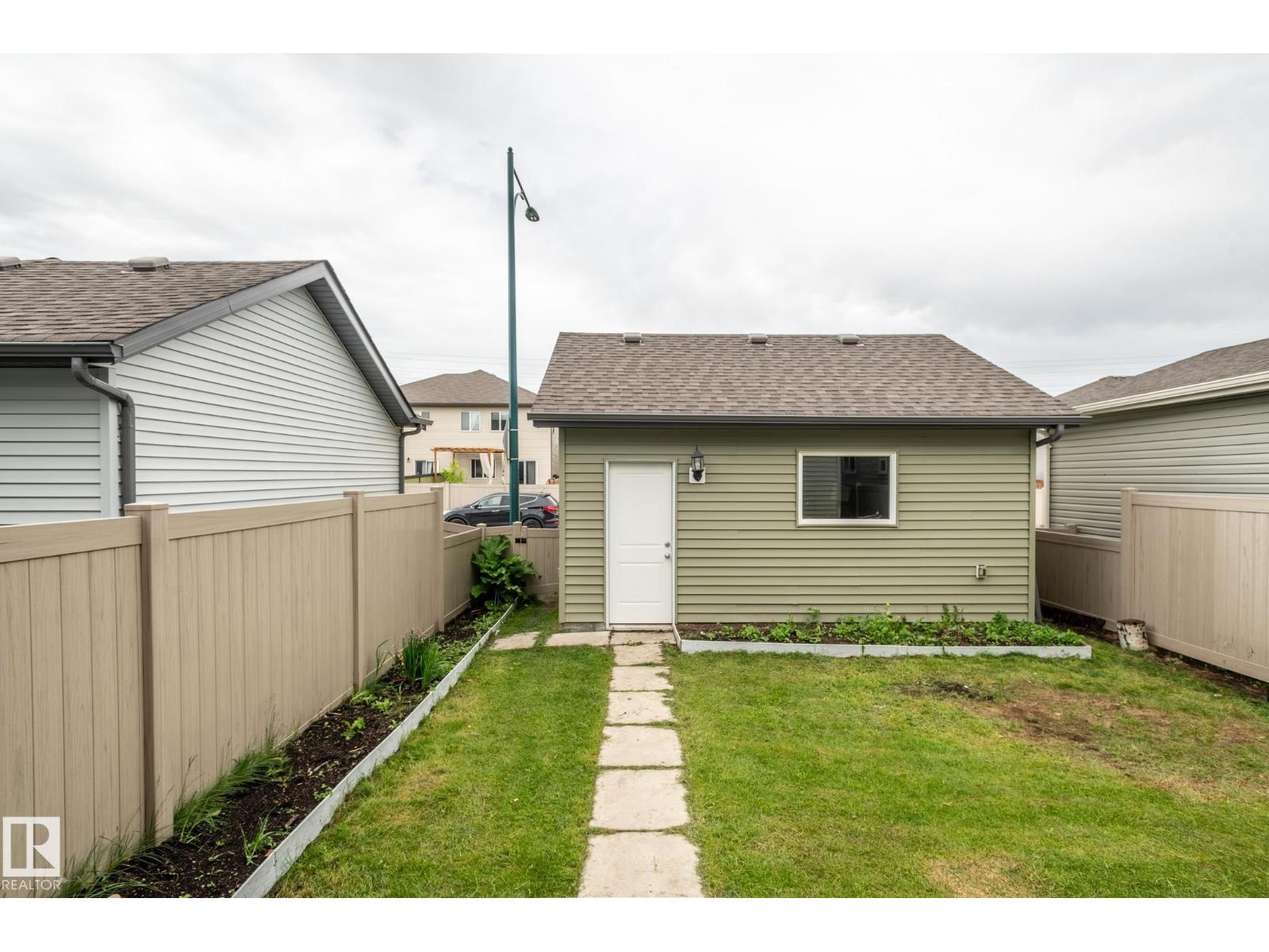 1763 26a St Nw, Edmonton, Alberta