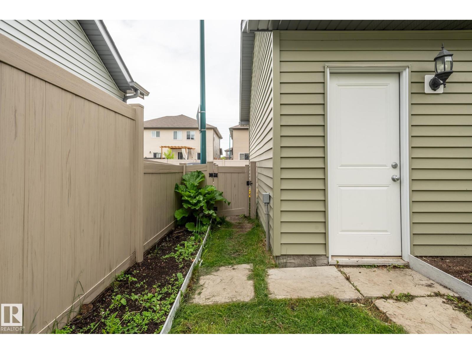 1763 26a St Nw, Edmonton, Alberta