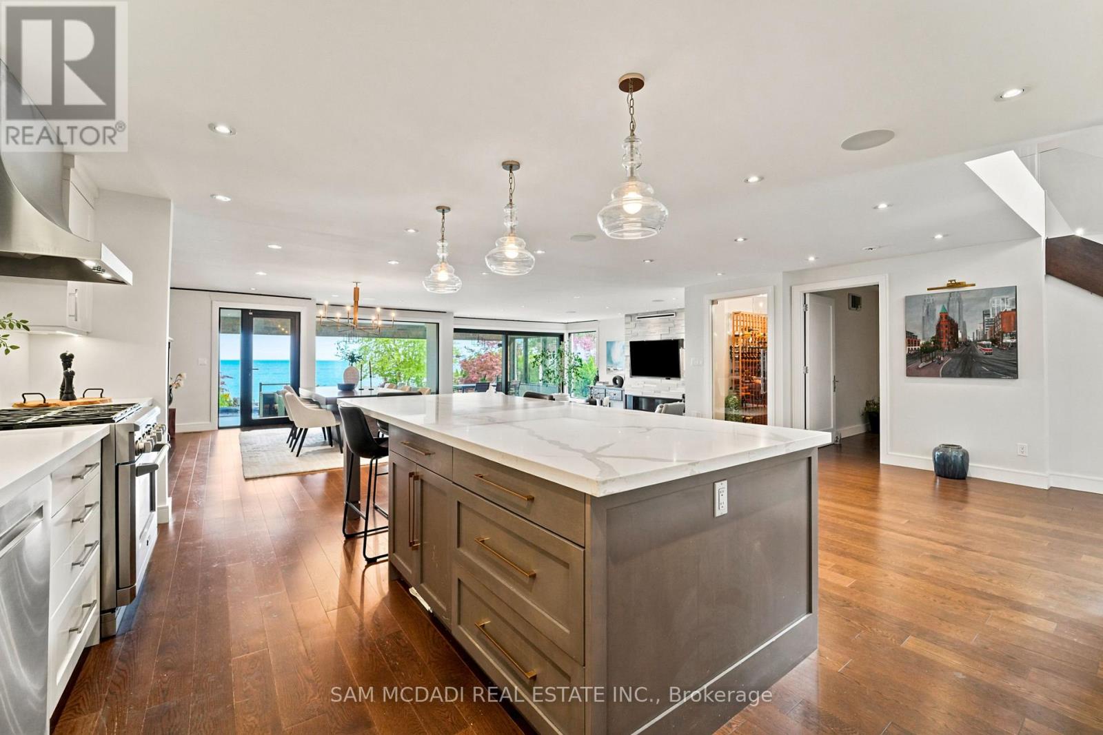 102 Cumberland Drive, Mississauga (port Credit), Ontario
