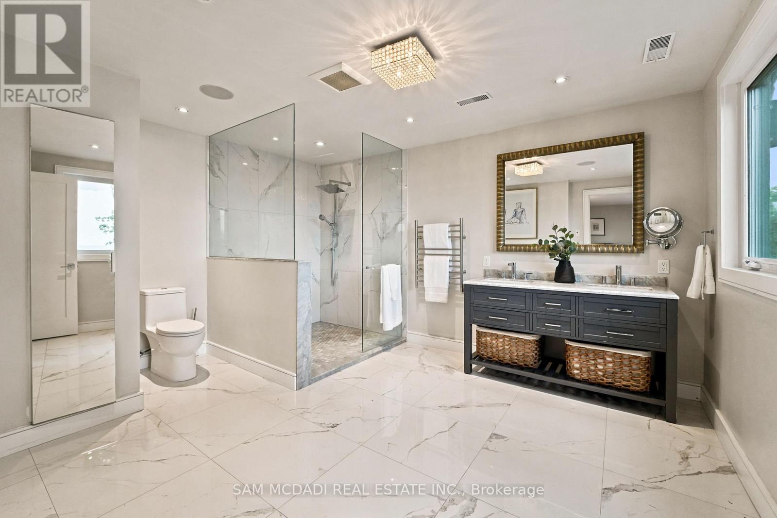 102 Cumberland Drive, Mississauga (port Credit), Ontario