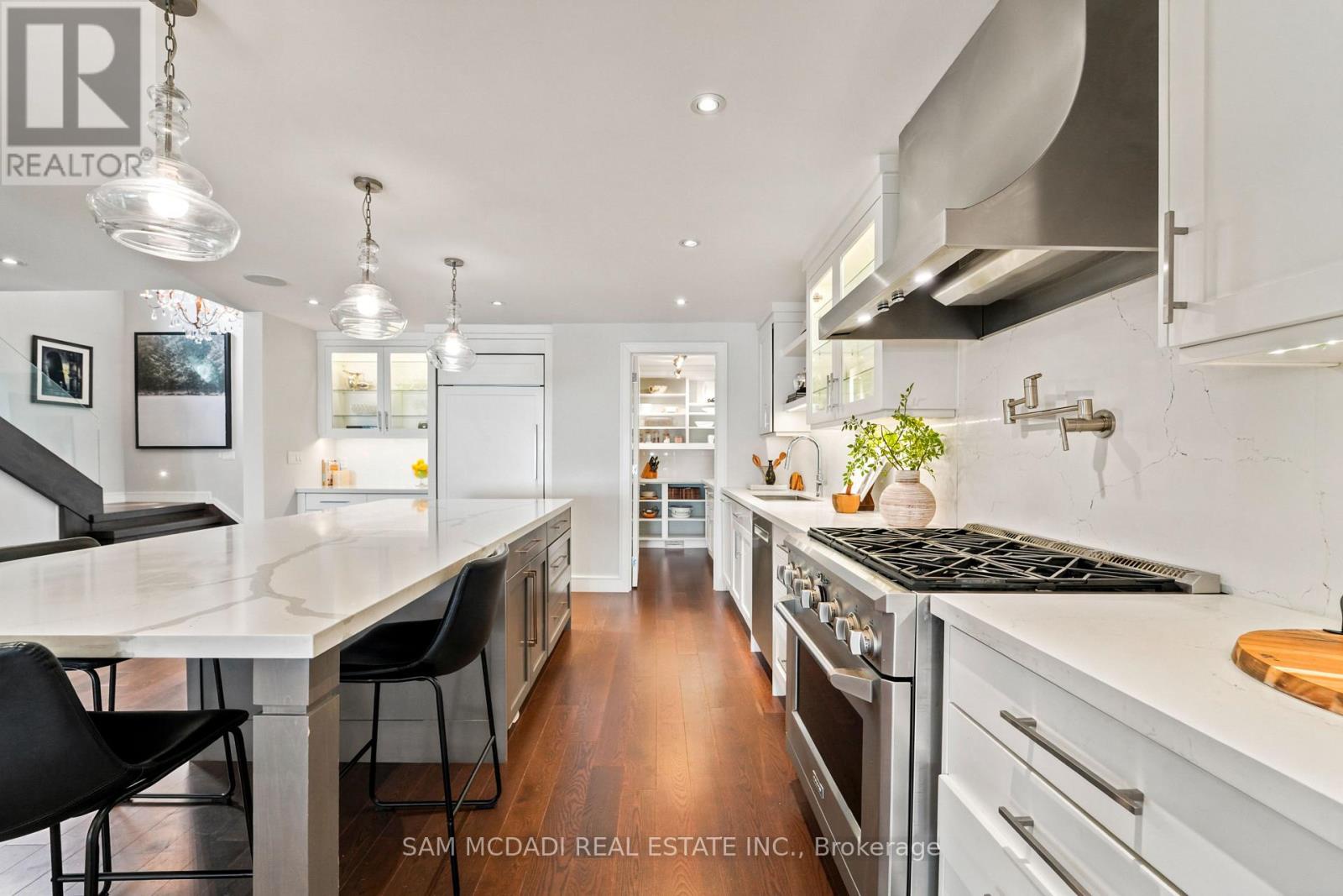 102 Cumberland Drive, Mississauga (port Credit), Ontario