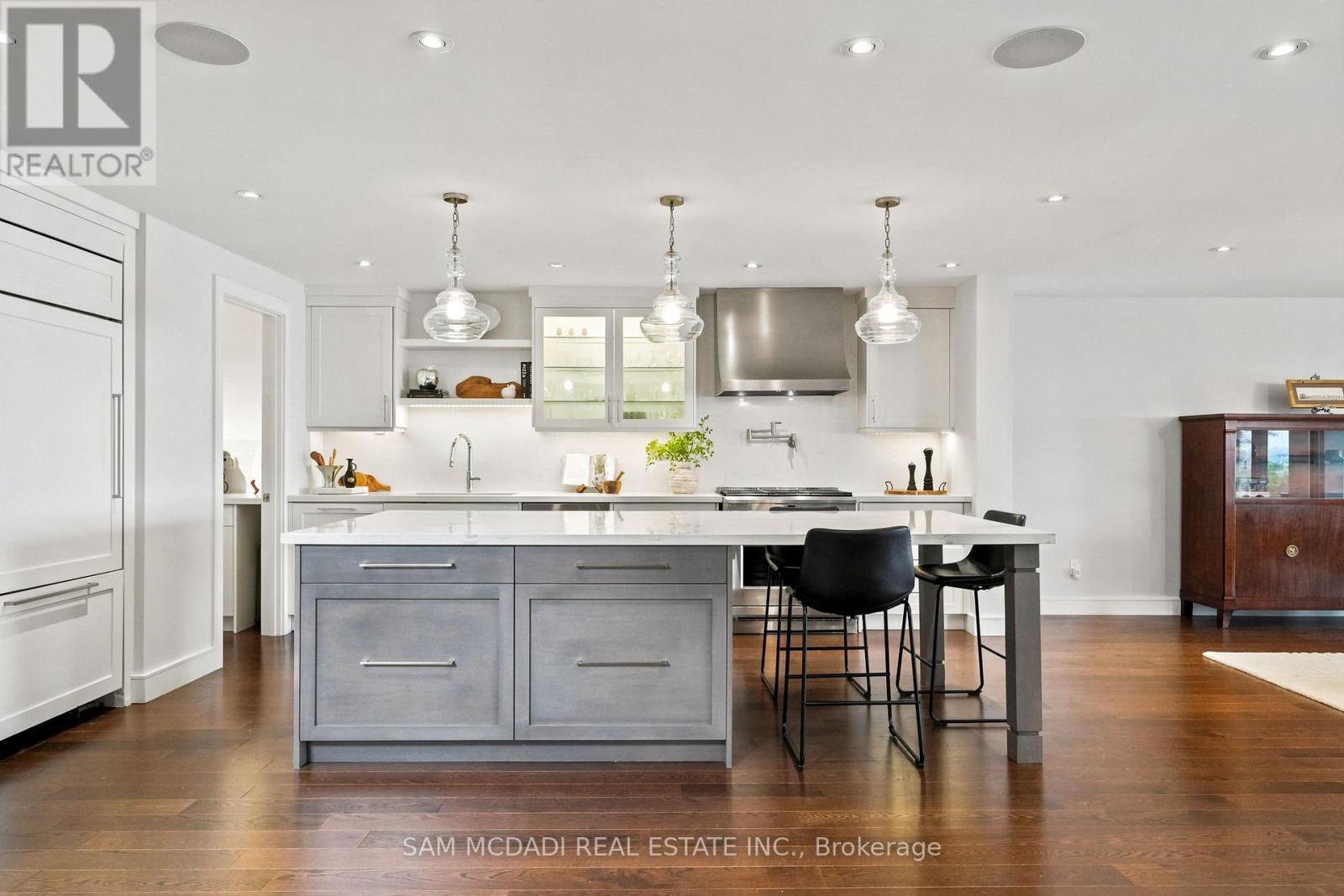102 Cumberland Drive, Mississauga (port Credit), Ontario