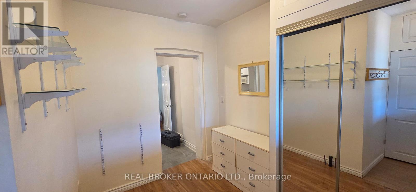 17 Howard Park Avenue, Toronto (roncesvalles), Ontario