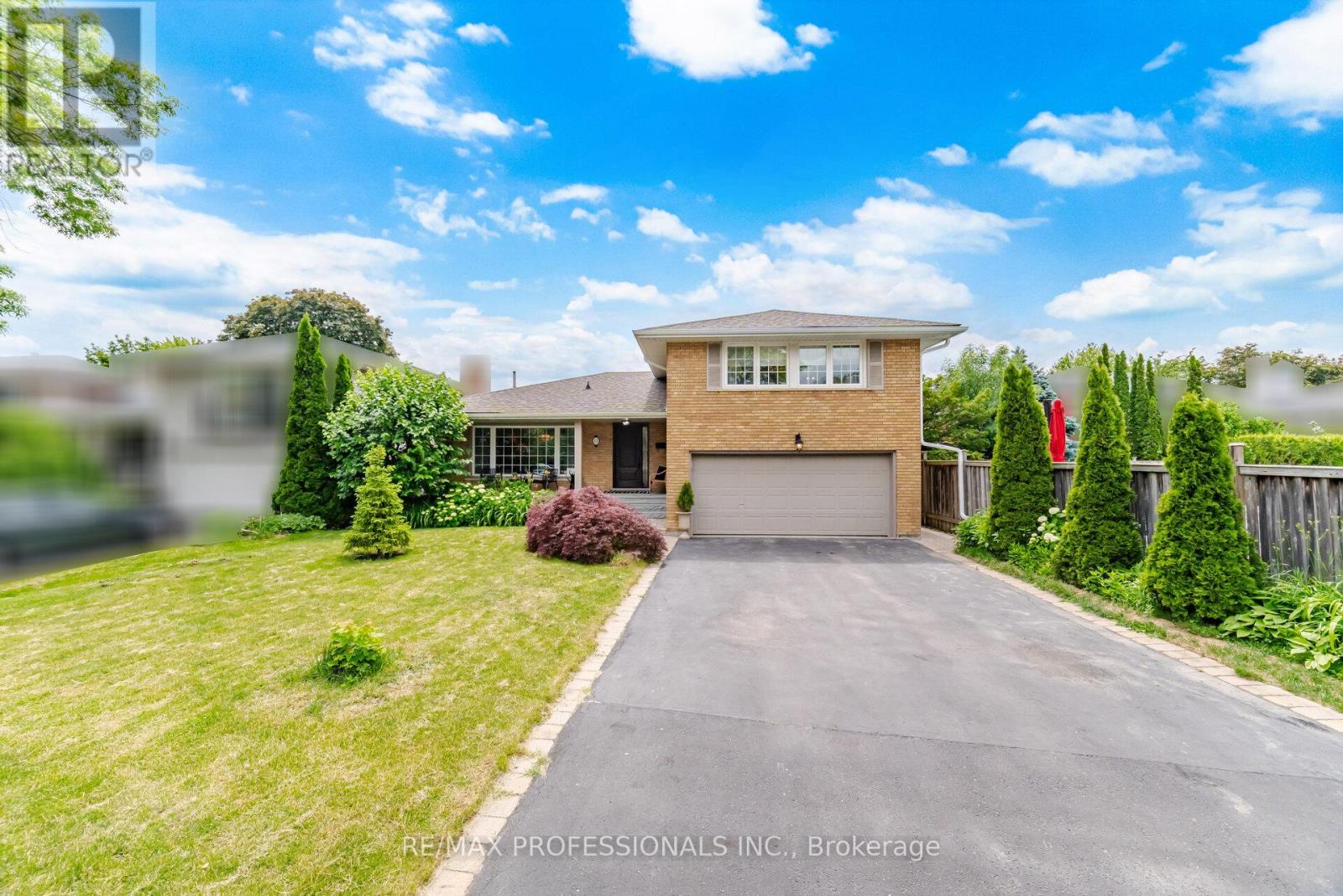 12 Thicket Road, Toronto (markland Wood), Ontario