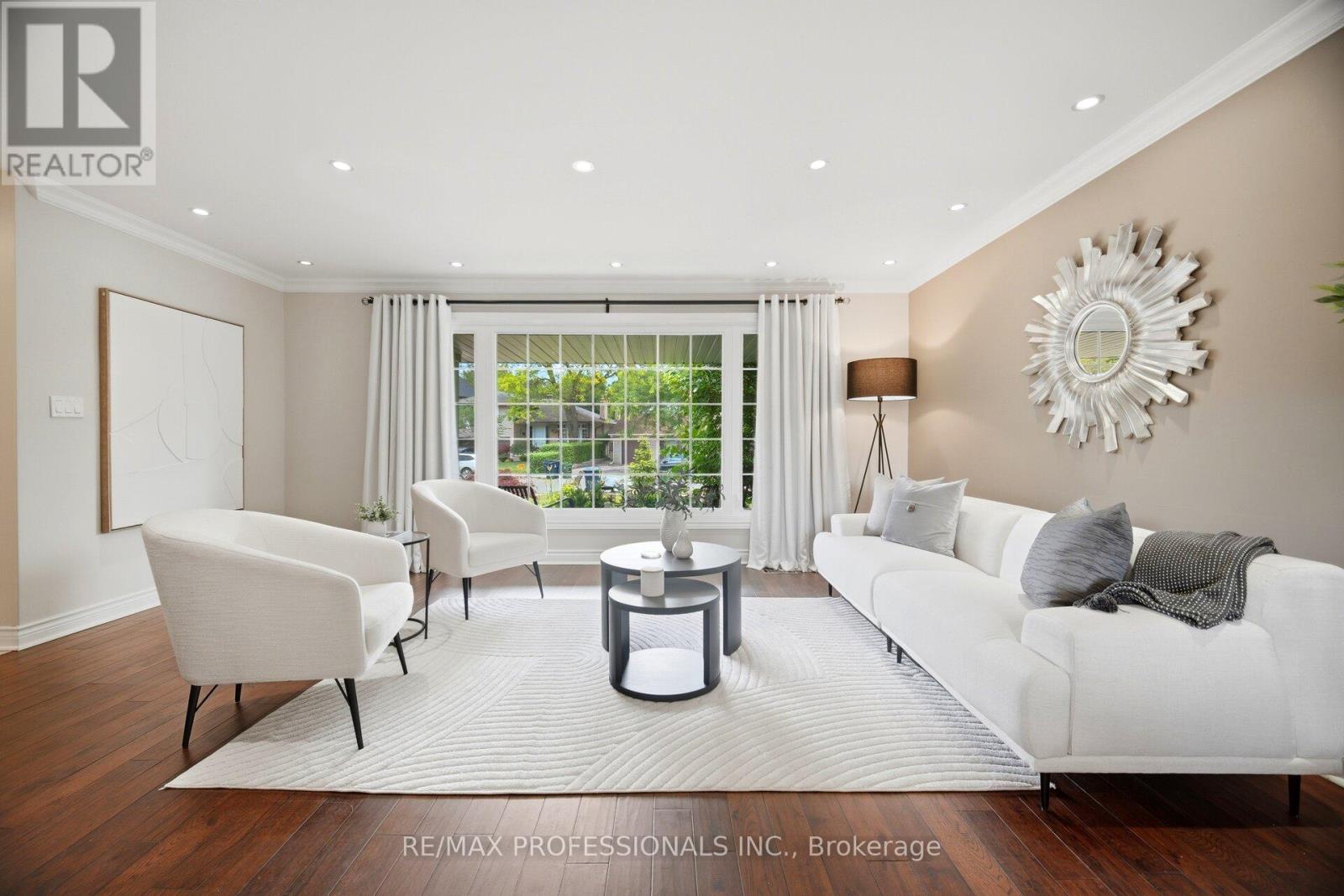 12 Thicket Road, Toronto (markland Wood), Ontario